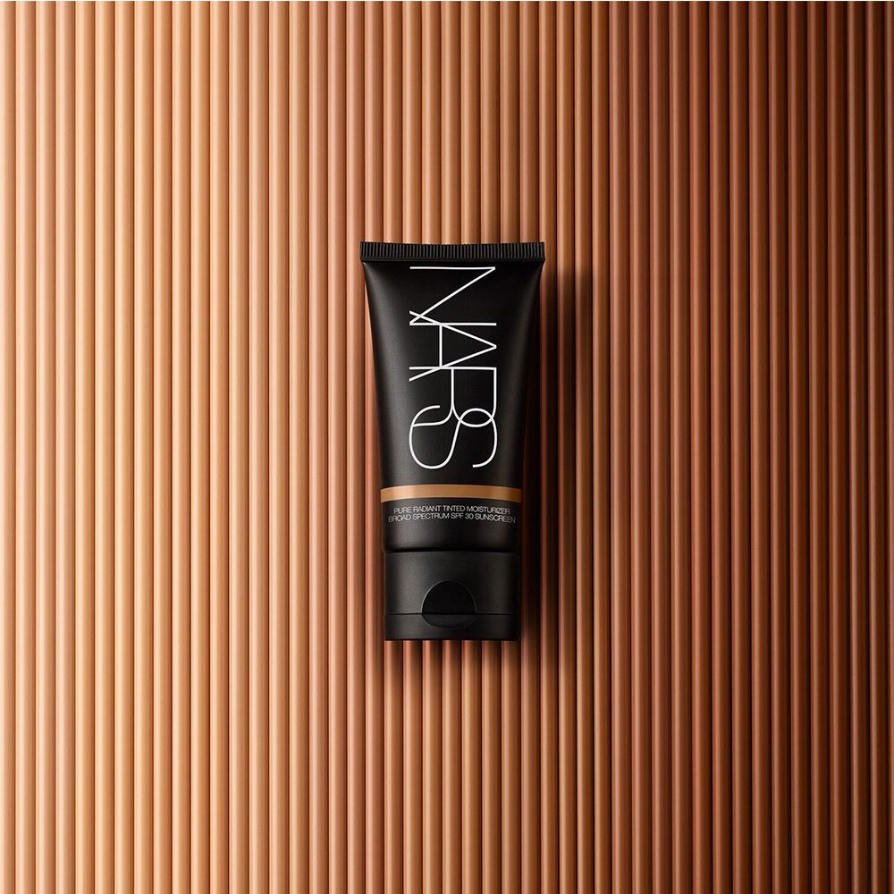 NARS Pure Radiant Tinted Moisturiser SPF30 50ml - Malaga