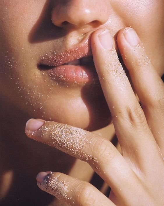 Treat Dry, Chapped Lips In Cold Weather