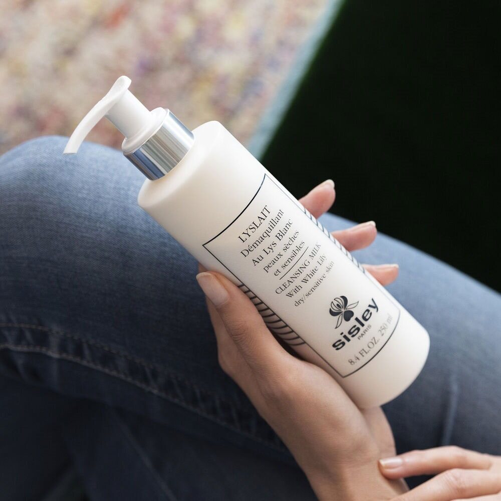 Sisley Cleansing Milk with White Lily Dry/Sensitive Skin 250ml